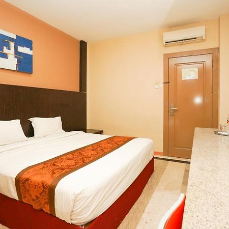 Avi Hotel Surabaja Zewnętrze zdjęcie