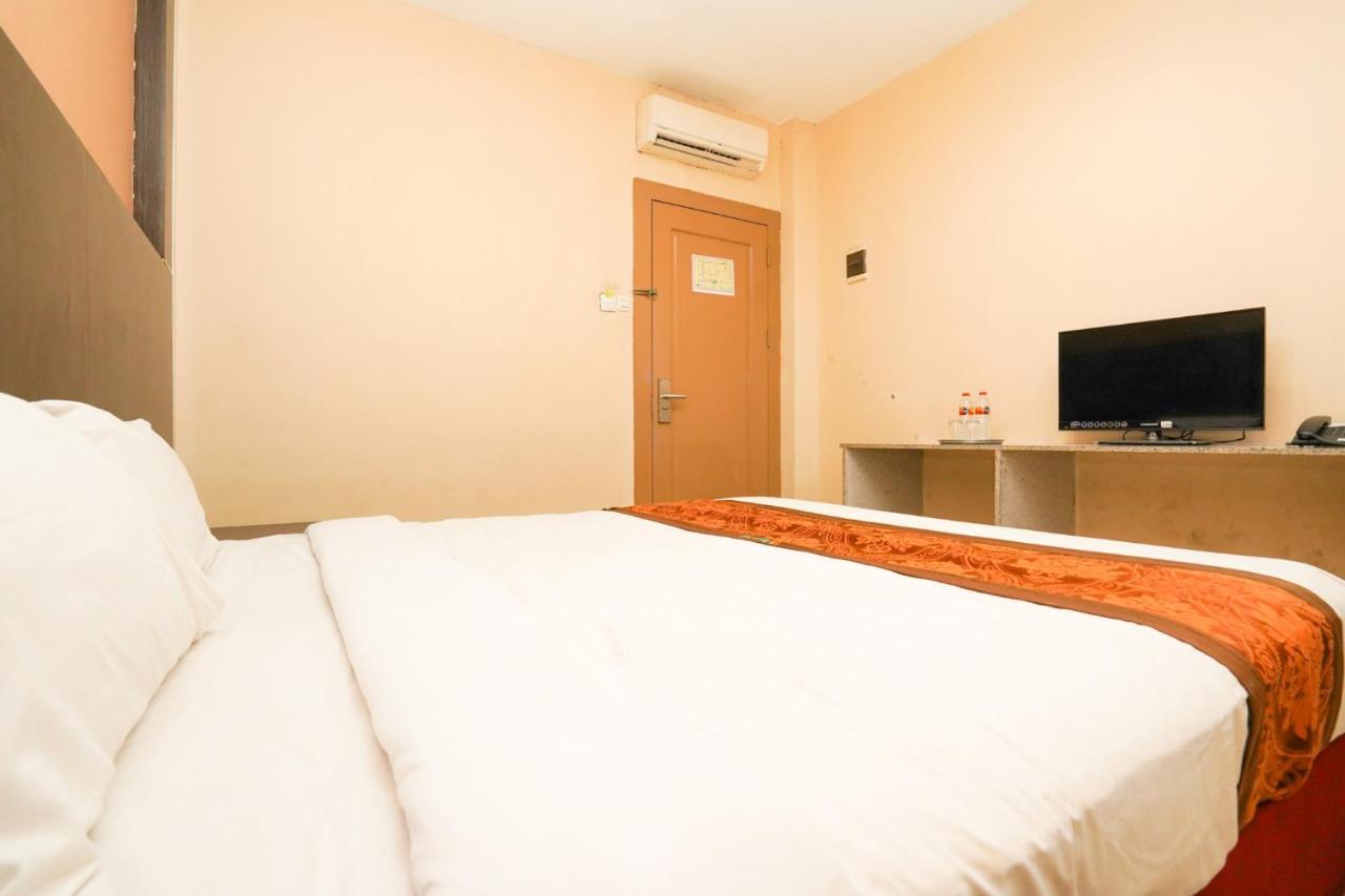 Avi Hotel Surabaja Zewnętrze zdjęcie