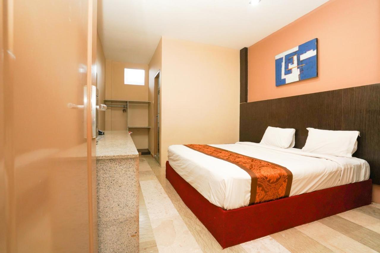 Avi Hotel Surabaja Zewnętrze zdjęcie
