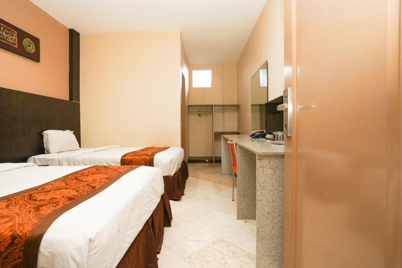 Avi Hotel Surabaja Zewnętrze zdjęcie