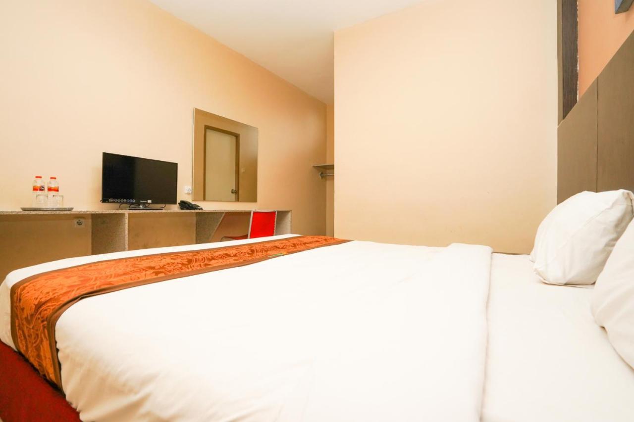 Avi Hotel Surabaja Zewnętrze zdjęcie